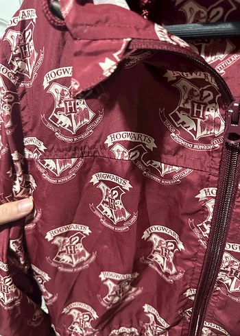 Bordo Baskılı Kapüşonlu Kadın Yağmurluk - Görsel 2