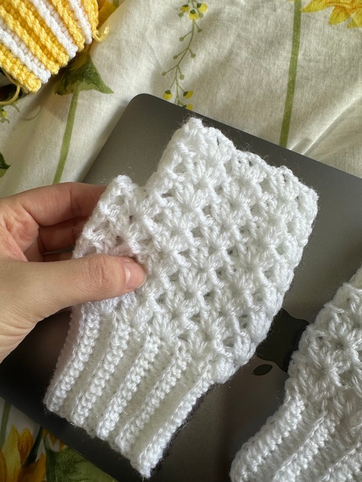 Dantel Detaylı Beyaz Örgü Kadın Eldiveni - Görsel 2