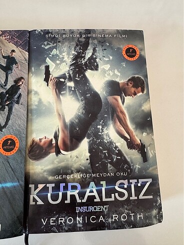  Beden Renk Uyumsuz Film Özel Serisi (Ciltli, eski basım)