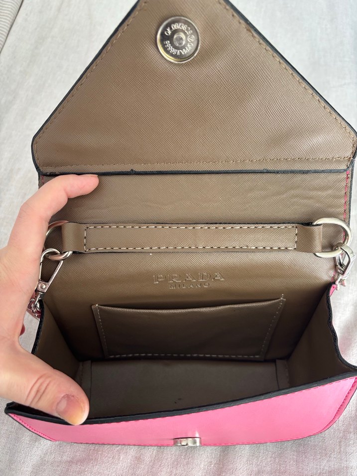 Prada Zincir Detaylı Pembe Deri Çanta - Görsel 5