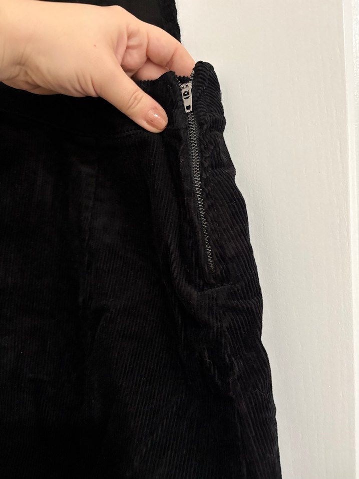 H&M Siyah Kadife Askılı Kısa Salopet elbise - Görsel 4