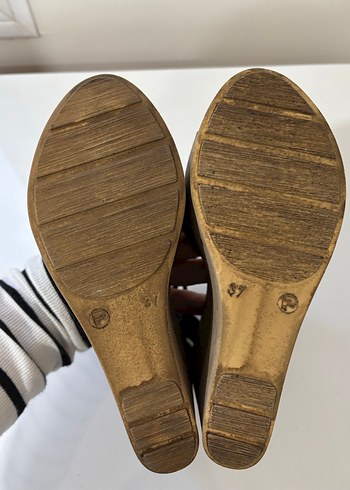 Siyah Dolgu Topuklu Tokalı Kadın Sandalet - Görsel 6