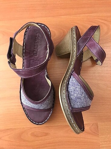 American Retro Consuelo Ortopedik Hakiki Deri Mor Retro Topuklu Sandalet