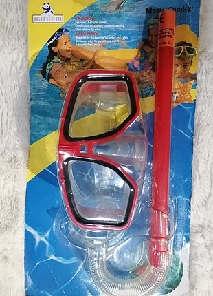 Kırmızı snorkel takımı