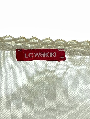 m Beden beyaz Renk LC Waikiki Bluz %70 İndirimli.