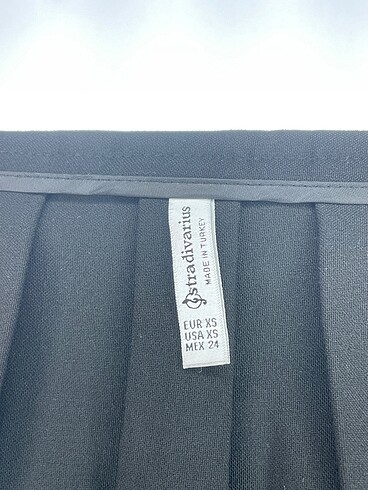 xs Beden siyah Renk Stradivarius Mini Etek %70 İndirimli.
