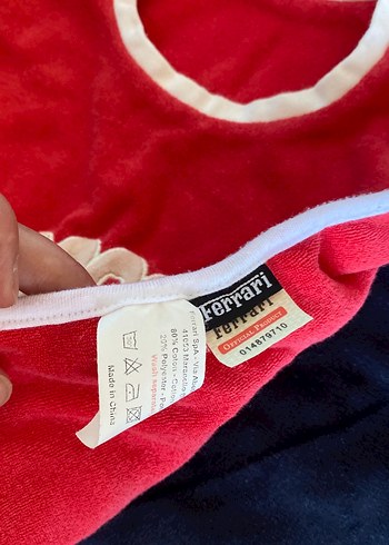 Renkli Baskılı Kırmızı Bebek Önlüğü - Görsel 3