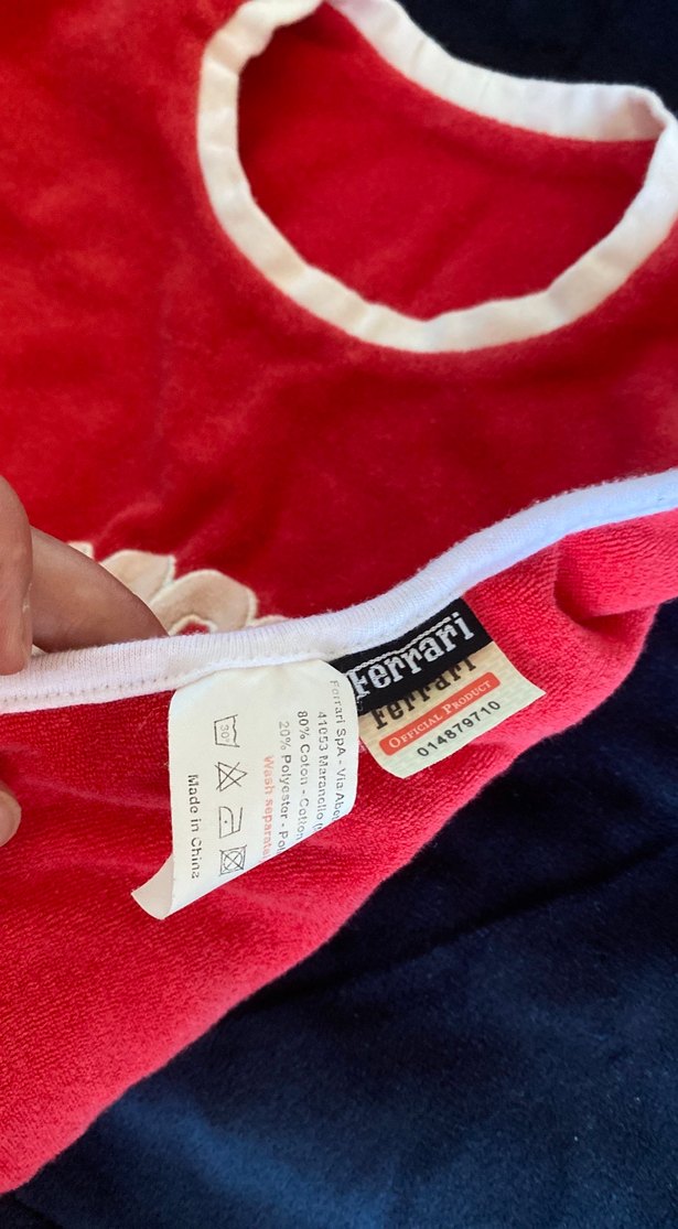 Renkli Baskılı Kırmızı Bebek Önlüğü - Görsel 3