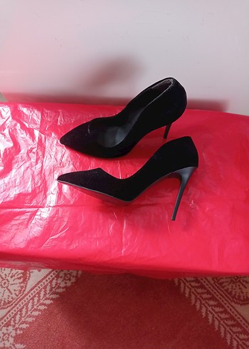Siyah Rugan Kadın Stiletto Topuklu Ayakkabı