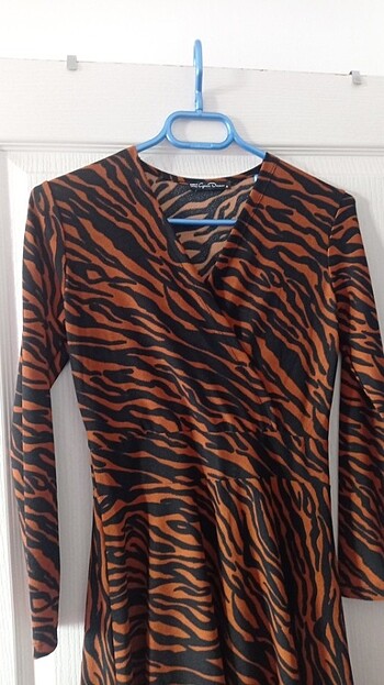 m Beden Zebra desenli elbise