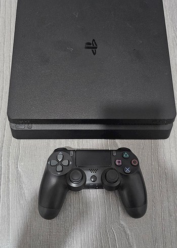 PlayStation 4 Konsol ve Kablosuz Kontrol Cihazı