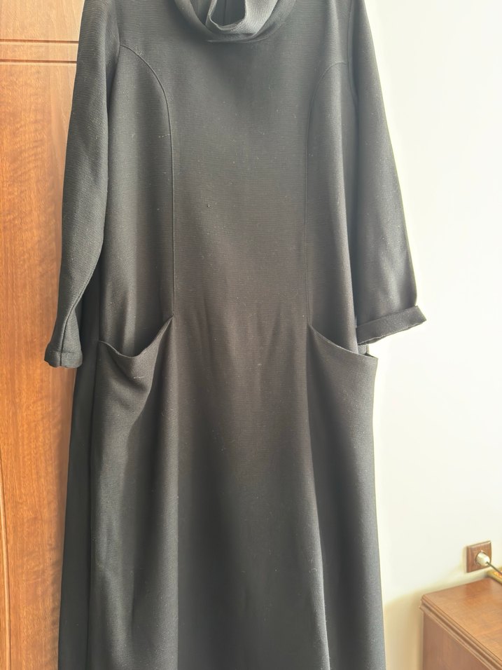 Degaje yüksek yakalı Siyah Midi Boy Elbise - Görsel 3