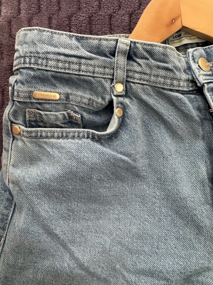 LCW Mavi Düğmeli Geniş Kesim Kadın Kot Pantolon - Görsel 4