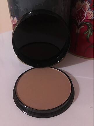 MaxFactor