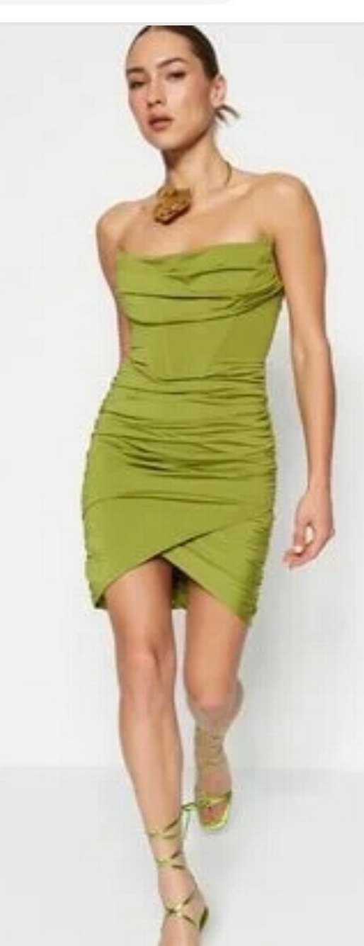 Drapeli Straplez Parlak Yeşil Mini Elbise - Görsel 3