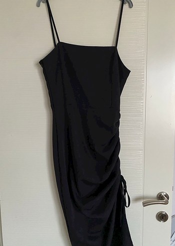 Siyah askılı Drapeli Midi Elbise - Görsel 3