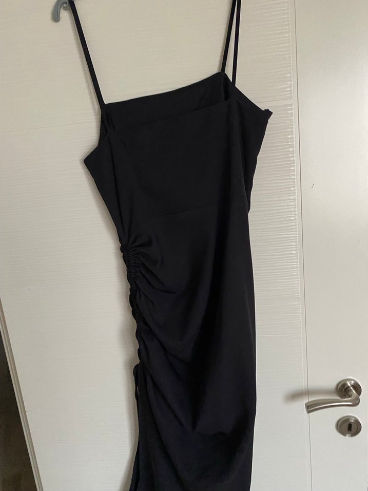 Siyah askılı Drapeli Midi Elbise - Görsel 5
