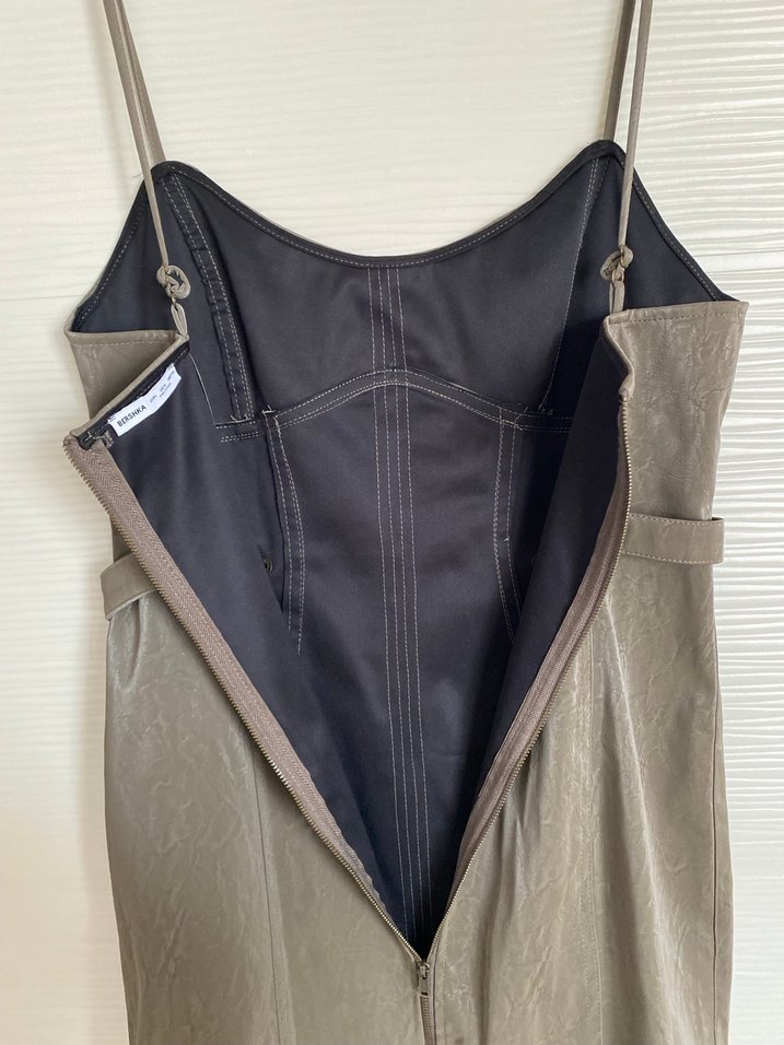 Bej Deri Mini Elbise, Askılı ve Kemerli - Görsel 4