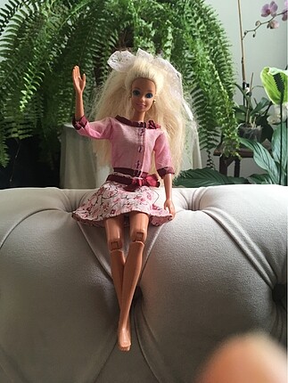Uzun Saçlı Barbie Bebek