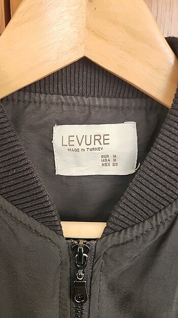 m Beden Levure marka yağmurluk