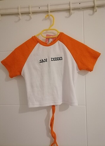 Crop tişört