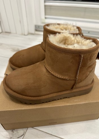 UGG ORİJİNAL KIZ ÇOCUK BOT 32,5 - Görsel 3