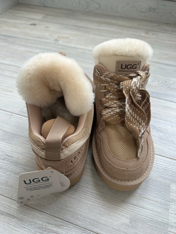UGG Bej Süet Kürklü Dolgu Topuklu Bot - Görsel 2