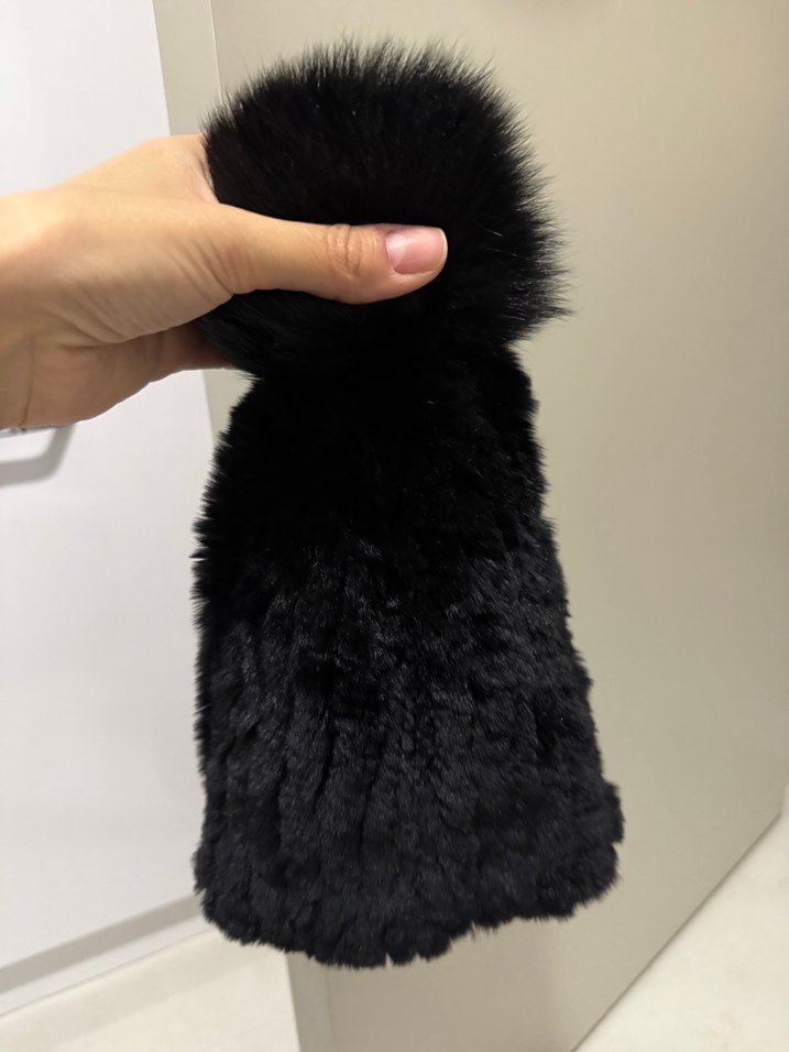 Kadın Siyah Kürklü Bere - Görsel 4