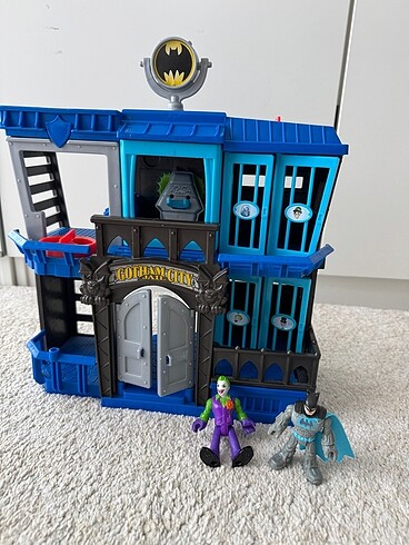 Beden Batman evi fisher prime
