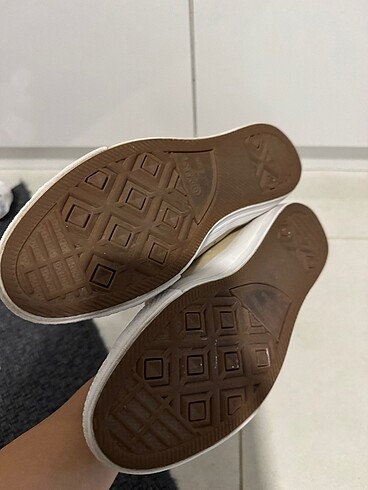 38 Beden ten rengi Renk Converse ayakkabı