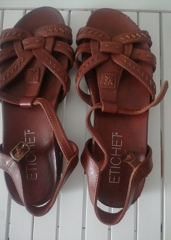 Kadın Bej Deri Dolgu Topuklu Nakışlı Sandalet - Görsel 5