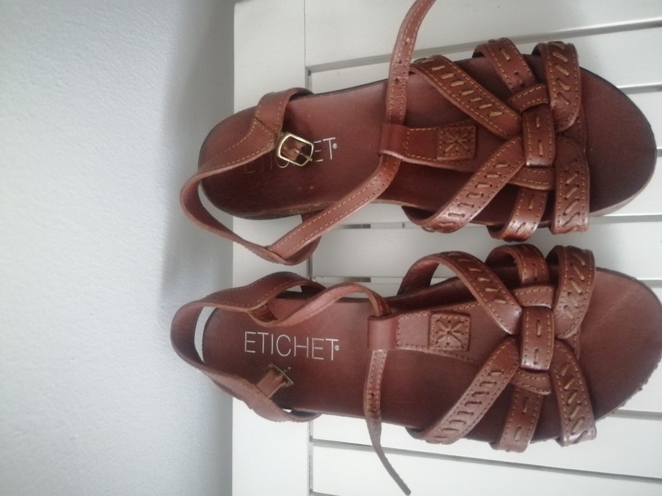 Kadın Bej Deri Dolgu Topuklu Nakışlı Sandalet - Görsel 3