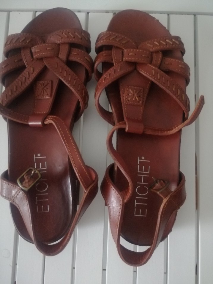 Kadın Bej Deri Dolgu Topuklu Nakışlı Sandalet - Görsel 5