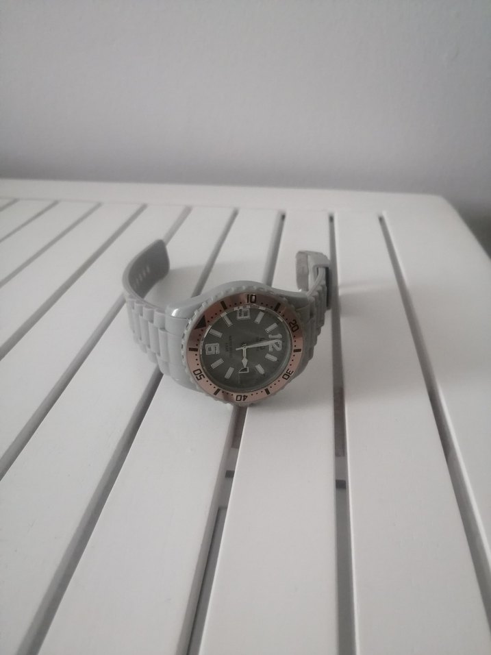 Kadın Beyaz Kemerli Minimalist Saat - Görsel 4