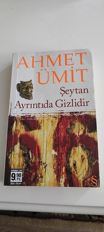 Şeytan Ayrıntıda Gizlidir, Ahmet Ümit 