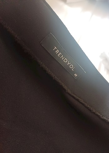 Siyah Yırtmaçlı Uzun Dar Etek - Görsel 4