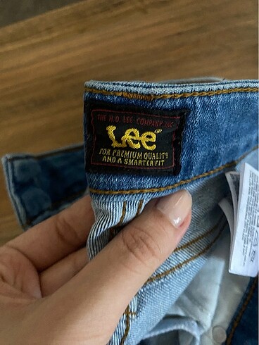 26 Beden lee boru paça jean
