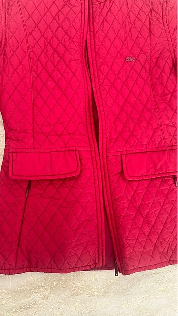 xs Beden kırmızı Renk Lacoste mont