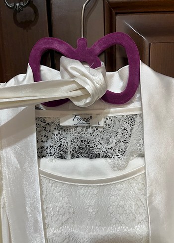 Beyaz dantelli lohusa pijaması - Görsel 3