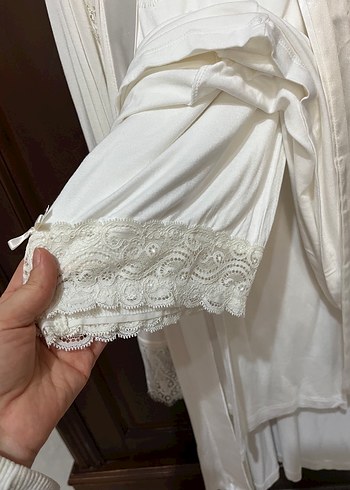 Beyaz dantelli lohusa pijaması - Görsel 4