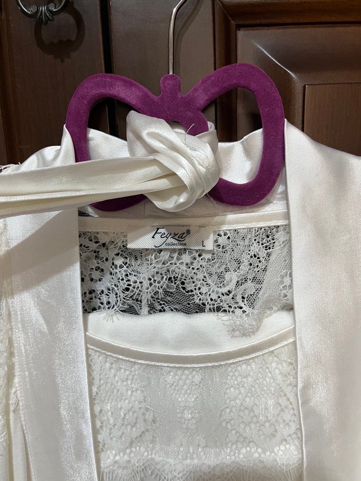 Beyaz dantelli lohusa pijaması - Görsel 3