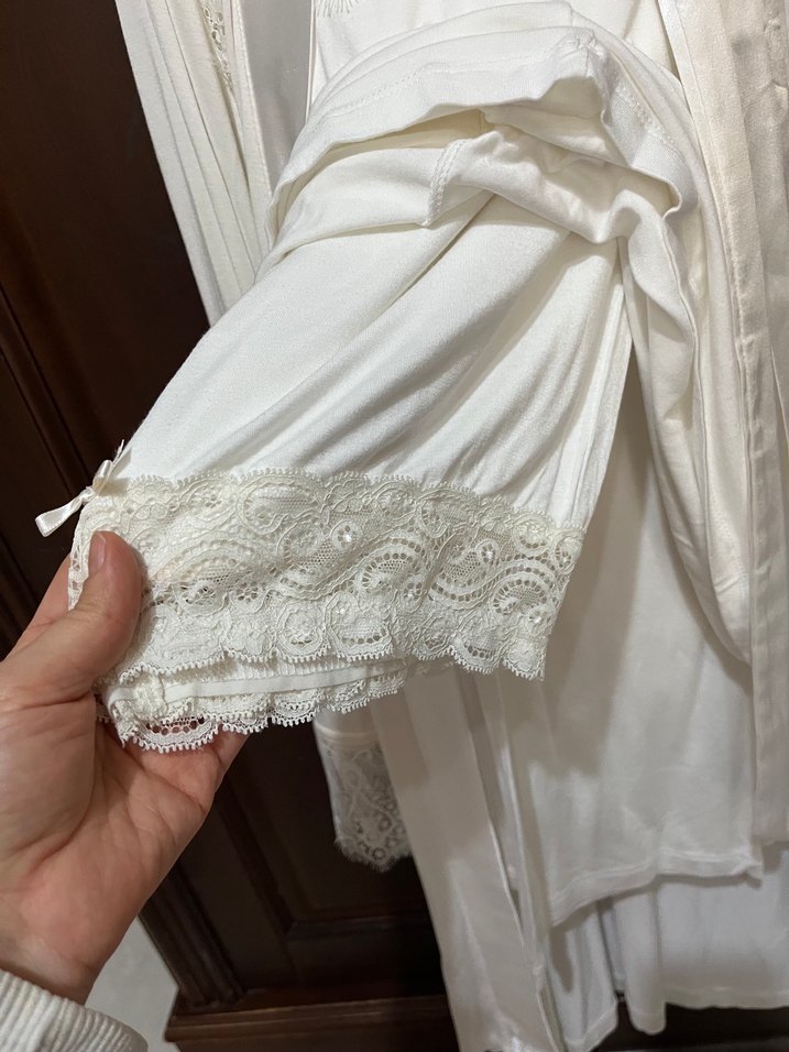 Beyaz dantelli lohusa pijaması - Görsel 4
