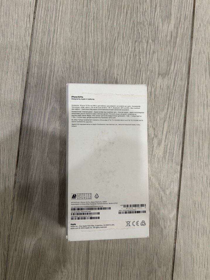 iPhone 15 pro kutusu ve Şeffaf Kılıf Seti - Görsel 3