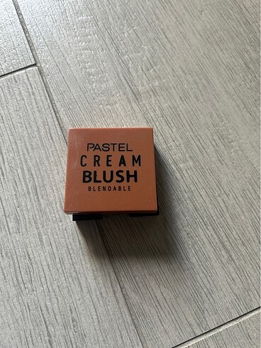 Pastel Pastel krem allık