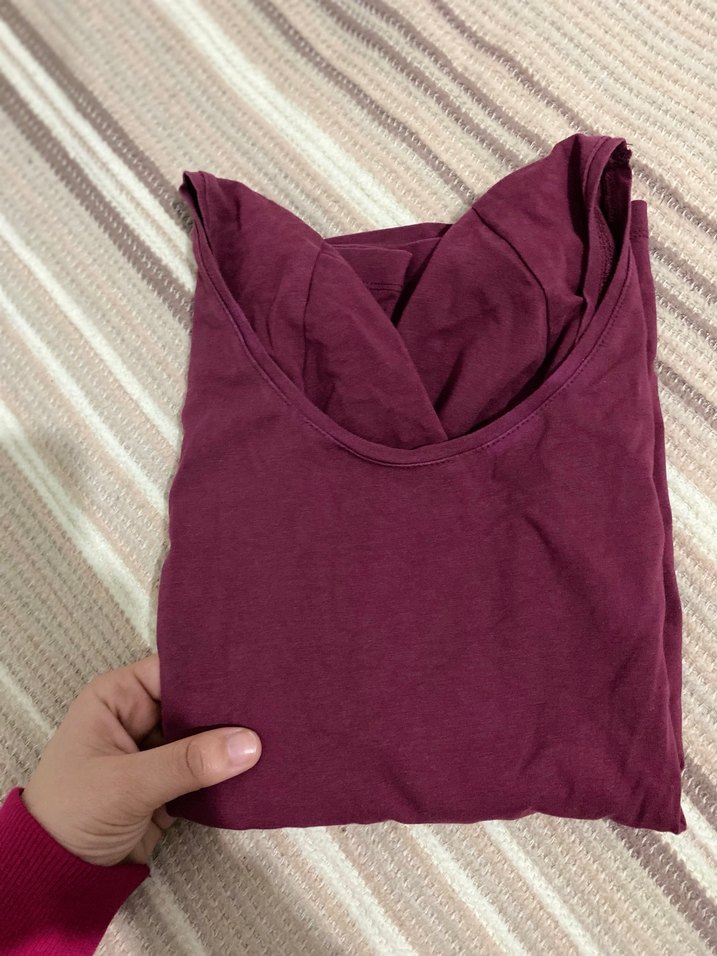 Bordo V Yaka kapri kol tişört - Görsel 4