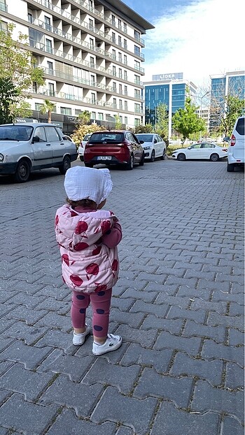 Zara Kız bebek alt- üst takım zara . Yelek de beraber