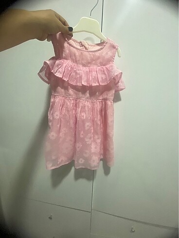 Pembe elbise