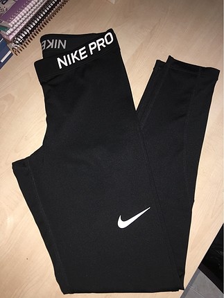 nike tayt