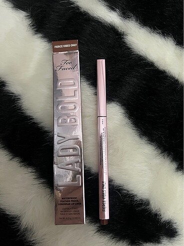 Beden too faced dudak kalemi