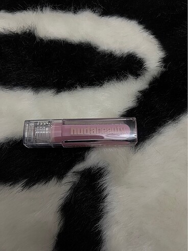 huda beauty gloss
